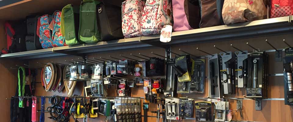 Accessoires in de winkel Baartman-Bikes